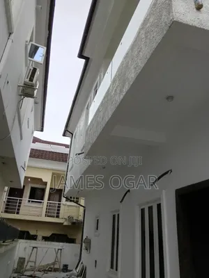 4bdrm Duplex in Chevron Drive for rent