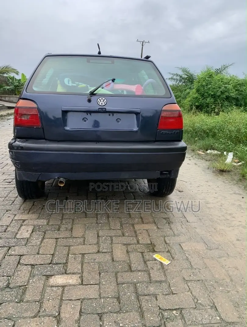 Volkswagen Golf 2000 Blue