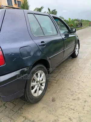 Volkswagen Golf 2000 Blue