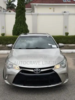 Toyota Camry XSE 4dr Sedan (2.5L 4cyl 6A) 2015 Gold