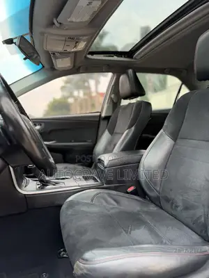 Toyota Camry XSE 4dr Sedan (2.5L 4cyl 6A) 2015 Gold