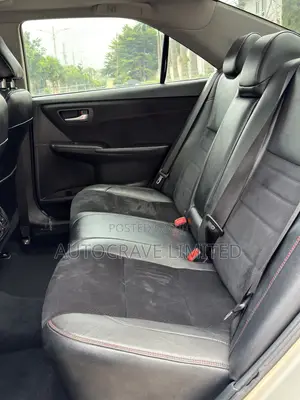 Toyota Camry XSE 4dr Sedan (2.5L 4cyl 6A) 2015 Gold