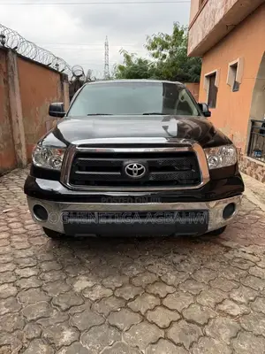 Toyota Tundra CrewMax 2011 Black