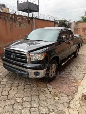 Toyota Tundra CrewMax 2011 Black