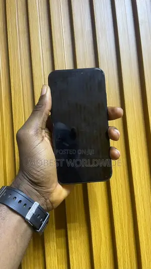 Apple iPhone XR 64 GB Red