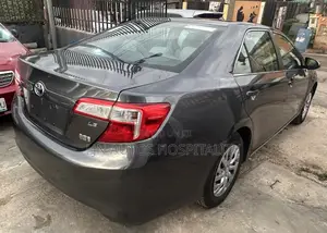Toyota Camry Hybrid LE 2012 Gray