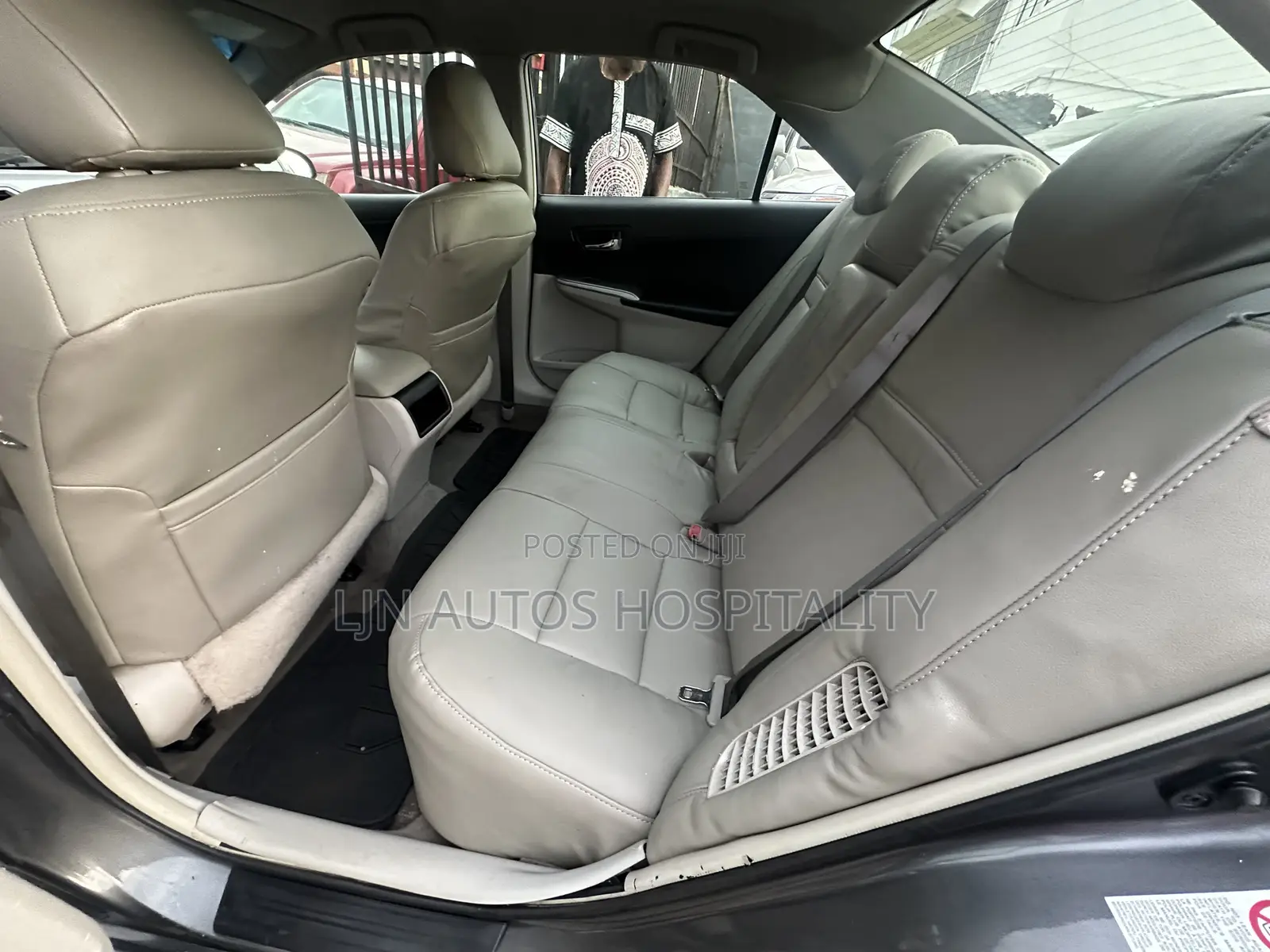 Toyota Camry Hybrid LE 2012 Gray