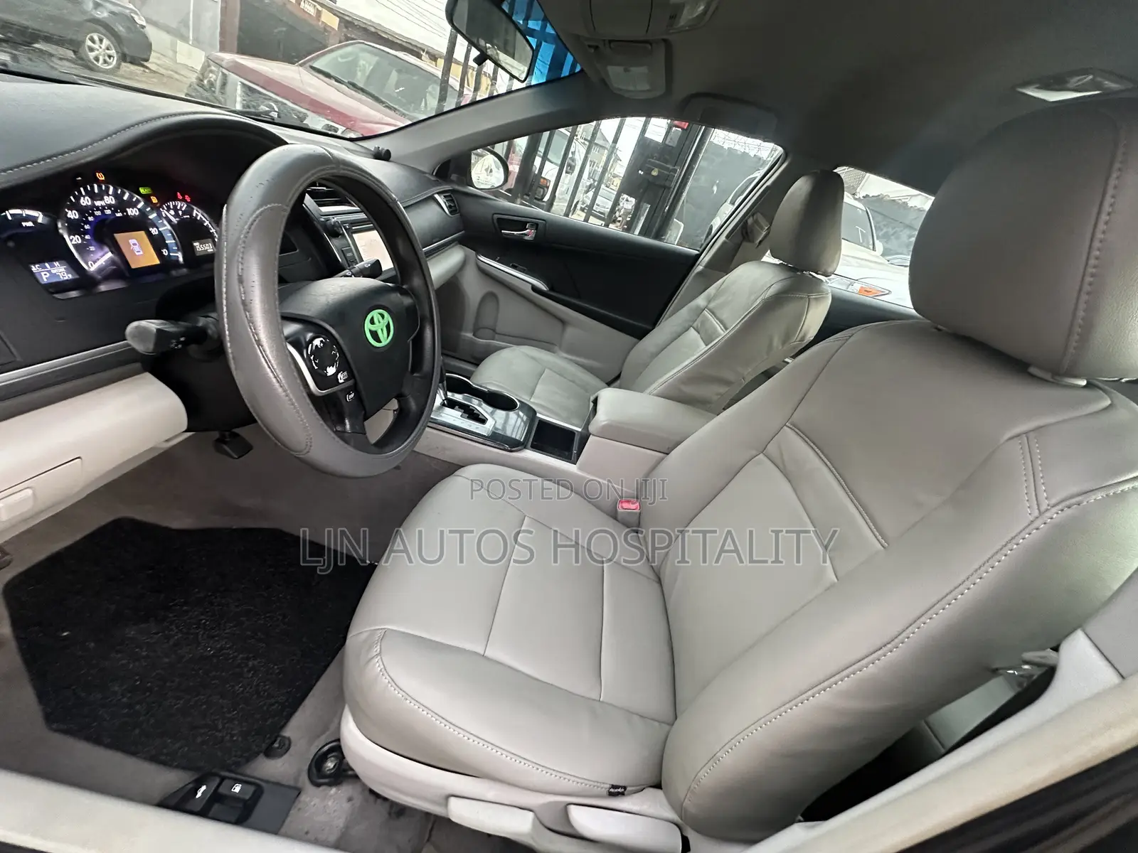 Toyota Camry Hybrid LE 2012 Gray
