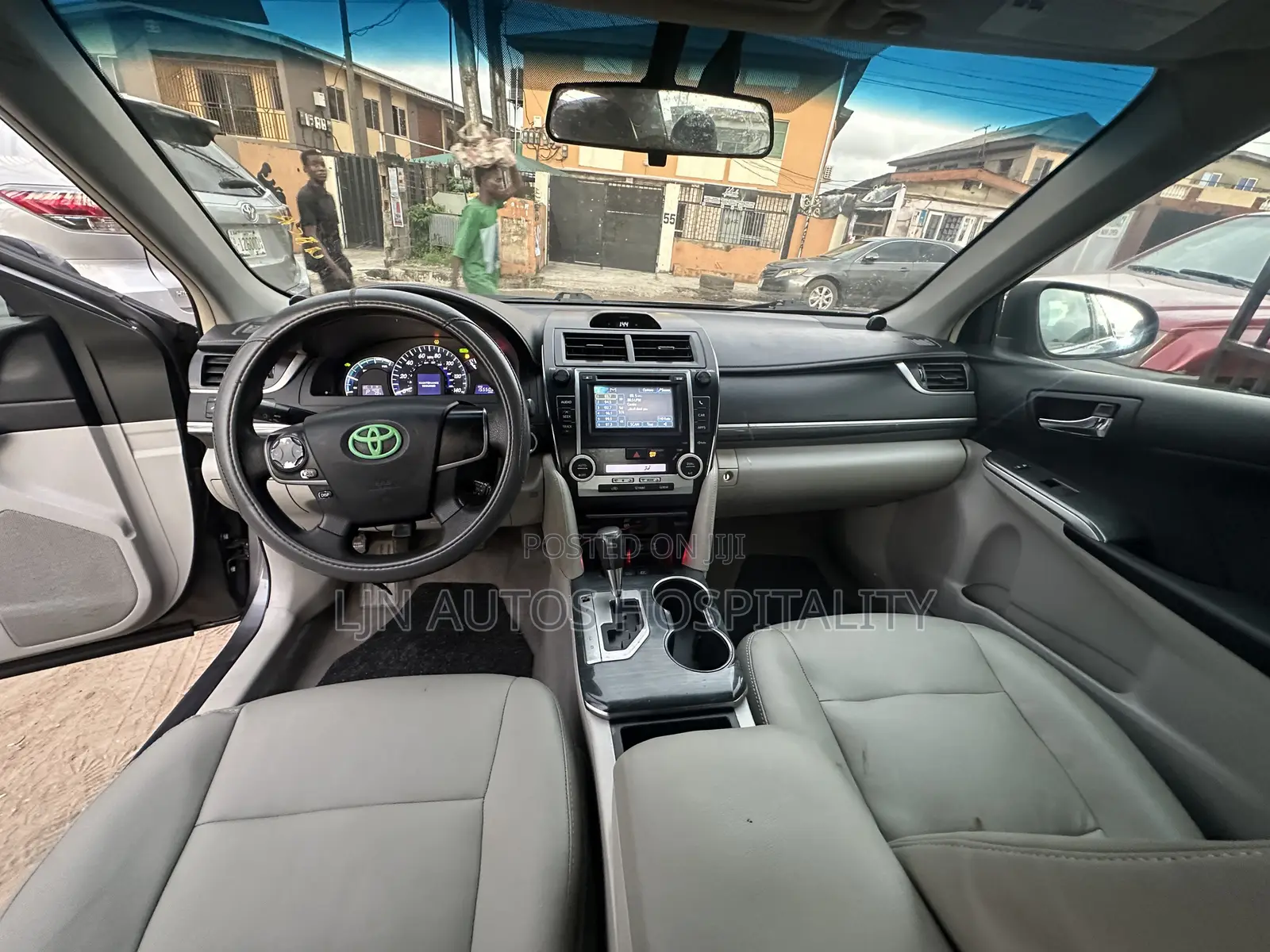 Toyota Camry Hybrid LE 2012 Gray