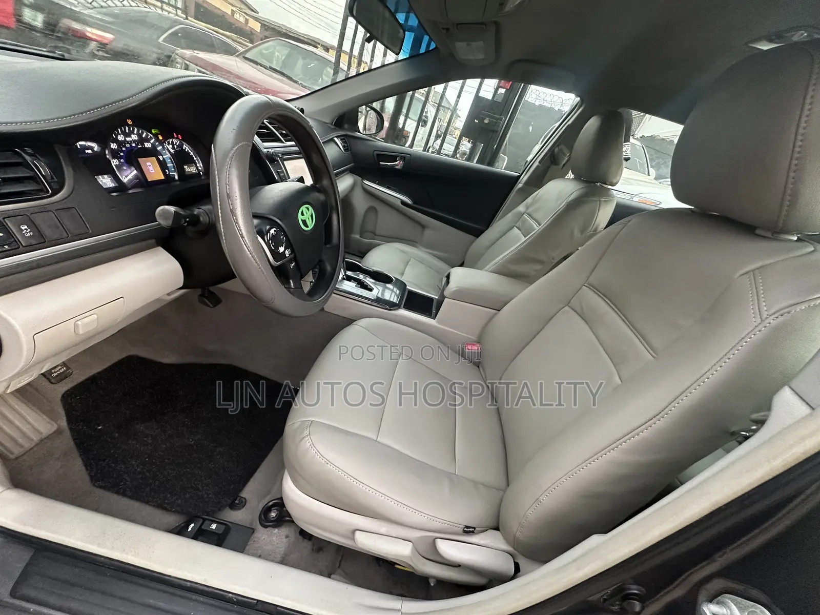 Toyota Camry Hybrid LE 2012 Gray