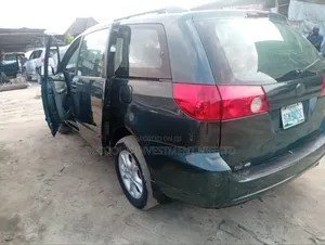 Toyota Sienna LE FWD 2006 Green