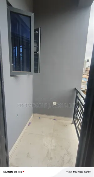 2bdrm Apartment in Mafoluku for rent