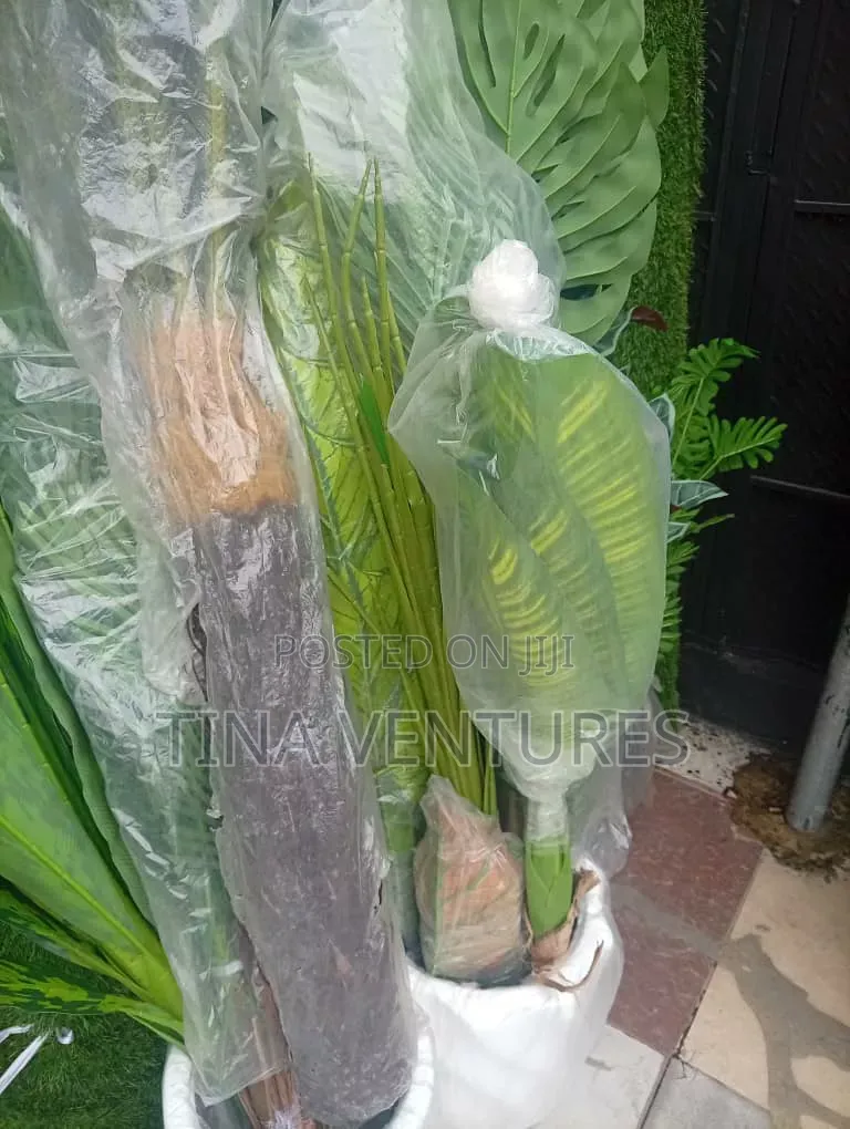 Artificial Flowers Available in Bulk. Available in Different Size.