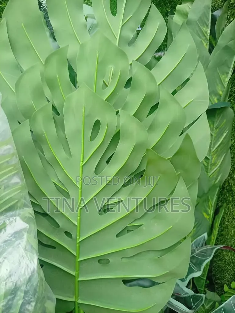 Artificial Flowers Available in Bulk. Available in Different Size.