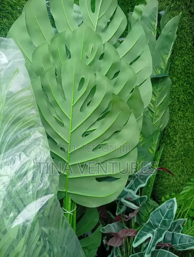 Artificial Flowers Available in Bulk. Available in Different Size.