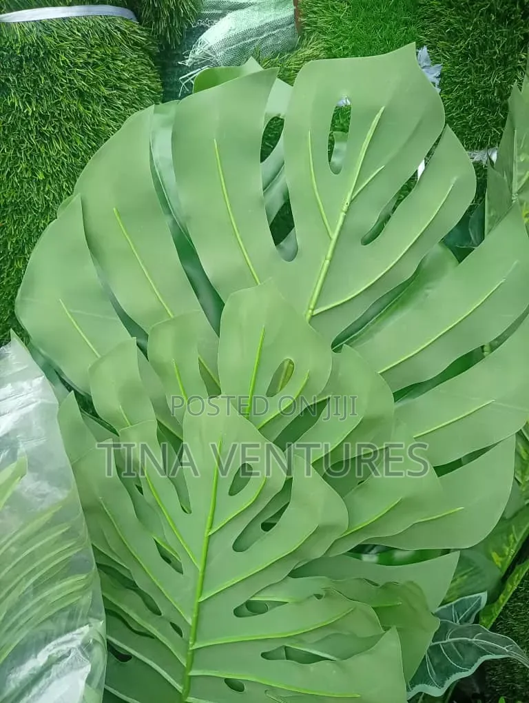 Artificial Flowers Available in Bulk. Available in Different Size.