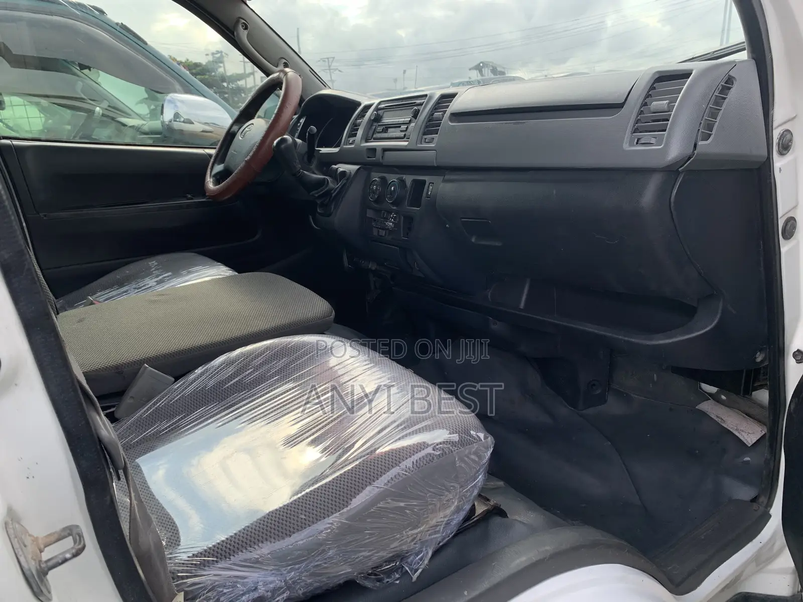 Toyota HiAce 2012 White