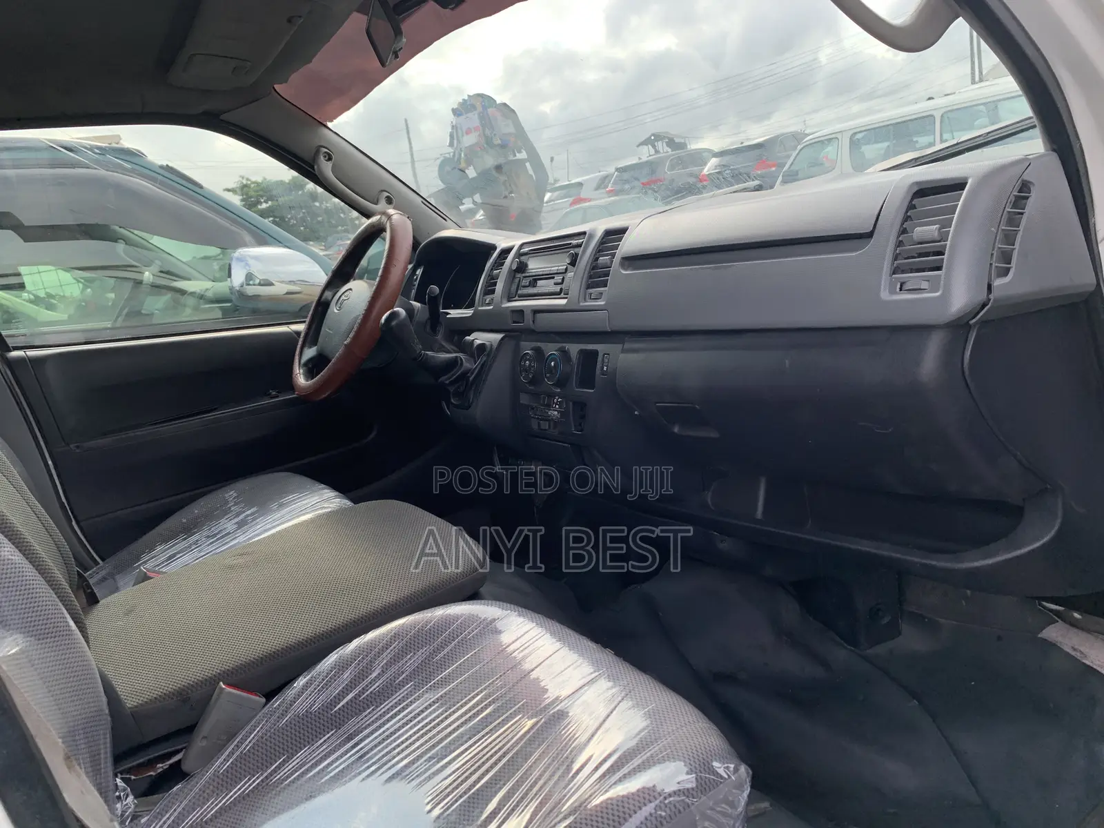 Toyota HiAce 2012 White