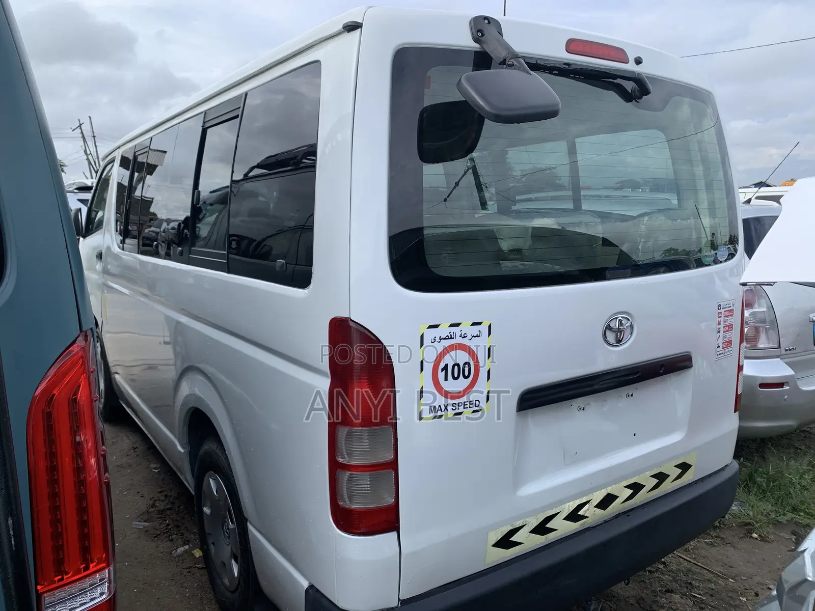 Toyota HiAce 2012 White