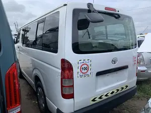 Toyota HiAce 2012 White