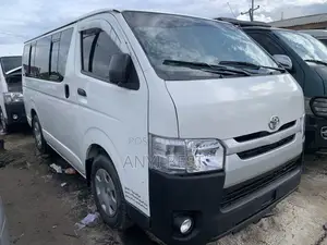 Toyota HiAce 2012 White