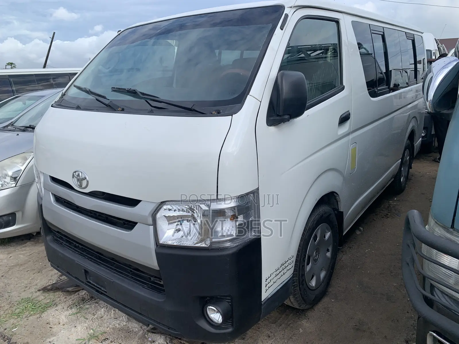 Toyota HiAce 2012 White