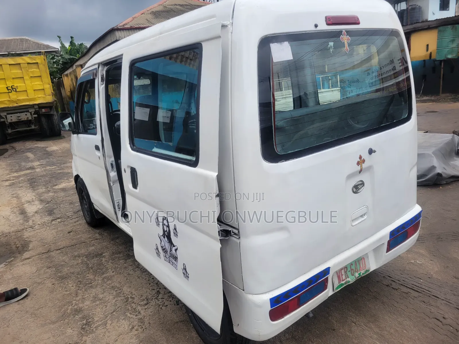 Daihatsu Hijet 2004 White