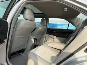 Toyota Camry XLE 4dr Sedan (2.5L 4cyl 6A) 2013 Silver