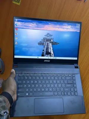 Laptop MSI GS66 Stealth 10UE 16GB Intel Core i7 SSD 1T