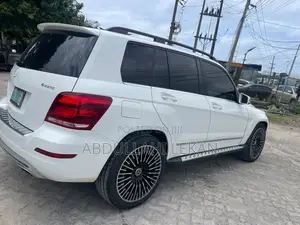Mercedes-Benz GLK-Class Base GLK 350 4dr AWD 4MATIC (3.5L 6cyl 7A) 2015