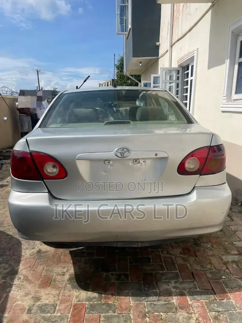 Toyota Corolla 2004 Silver