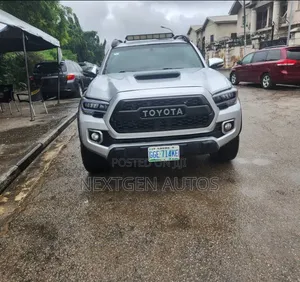 Toyota Tacoma 2018 Silver