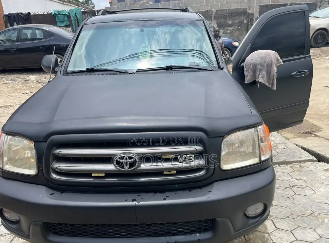Toyota Sequoia 2004 Black