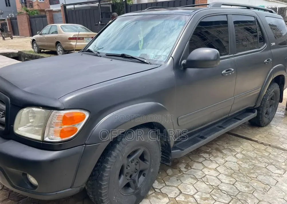 Toyota Sequoia 2004 Black