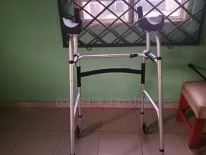 Foldable Front-Wheeled Walker