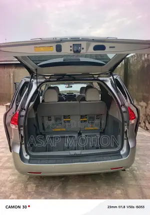 Toyota Sienna XLE 8 Passenger 2011 Gray