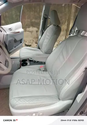Toyota Sienna XLE 8 Passenger 2011 Gray