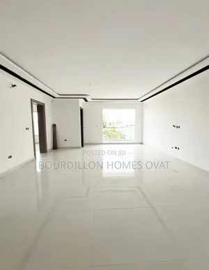 2bdrm Apartment in Lekki Phase 1 for rent