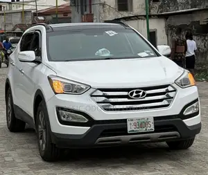 Hyundai Santa Fe SE AWD 2016 White