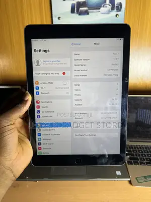 Apple iPad Air 64 GB Gray