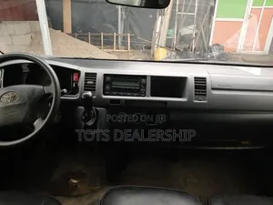 Toyota HiAce 2010 White