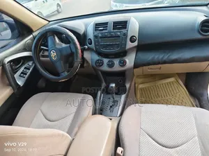 Toyota RAV4 2008 Gold