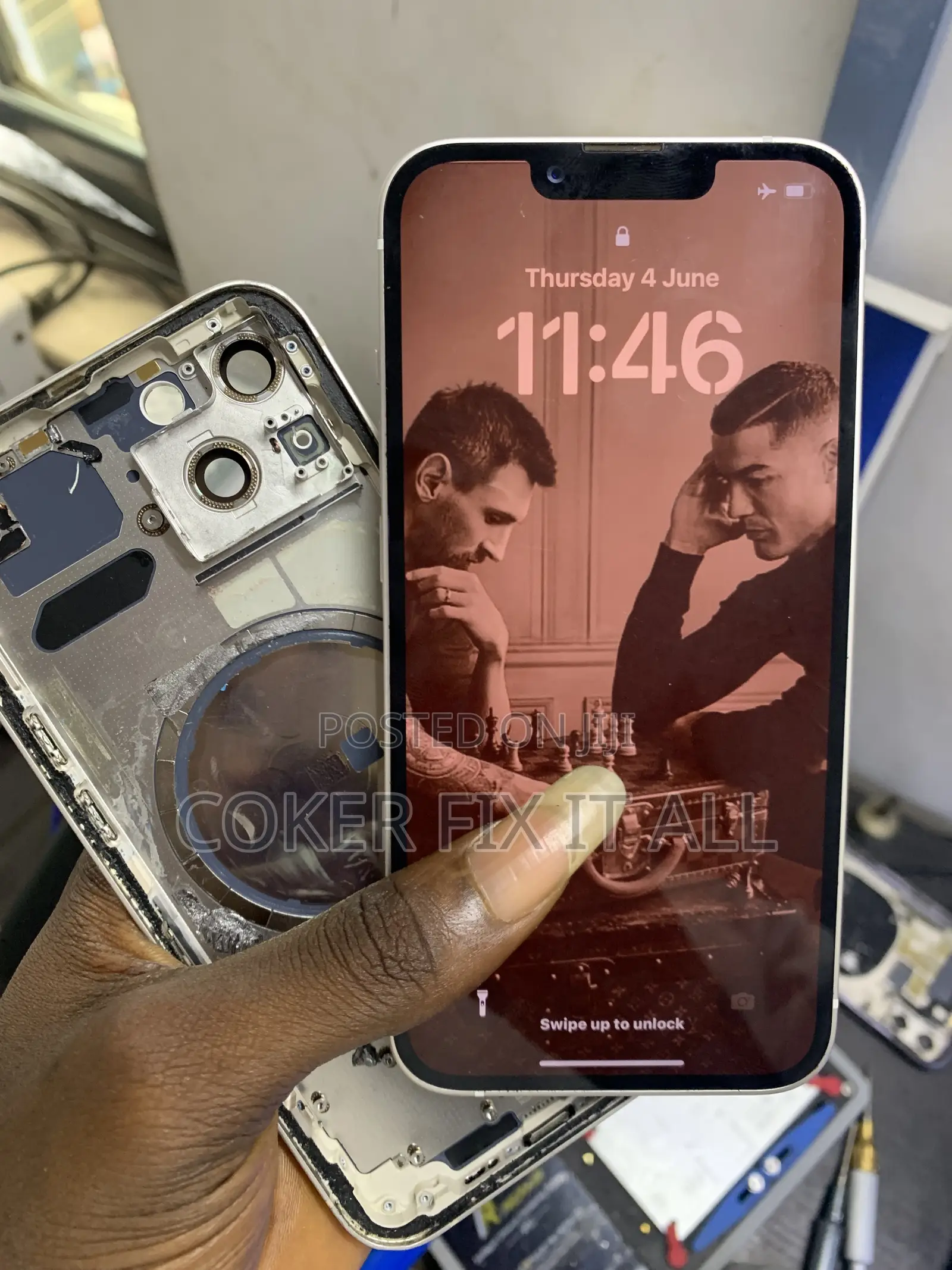 iPhone Micro-Soldering Engineering