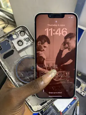 iPhone Micro-Soldering Engineering