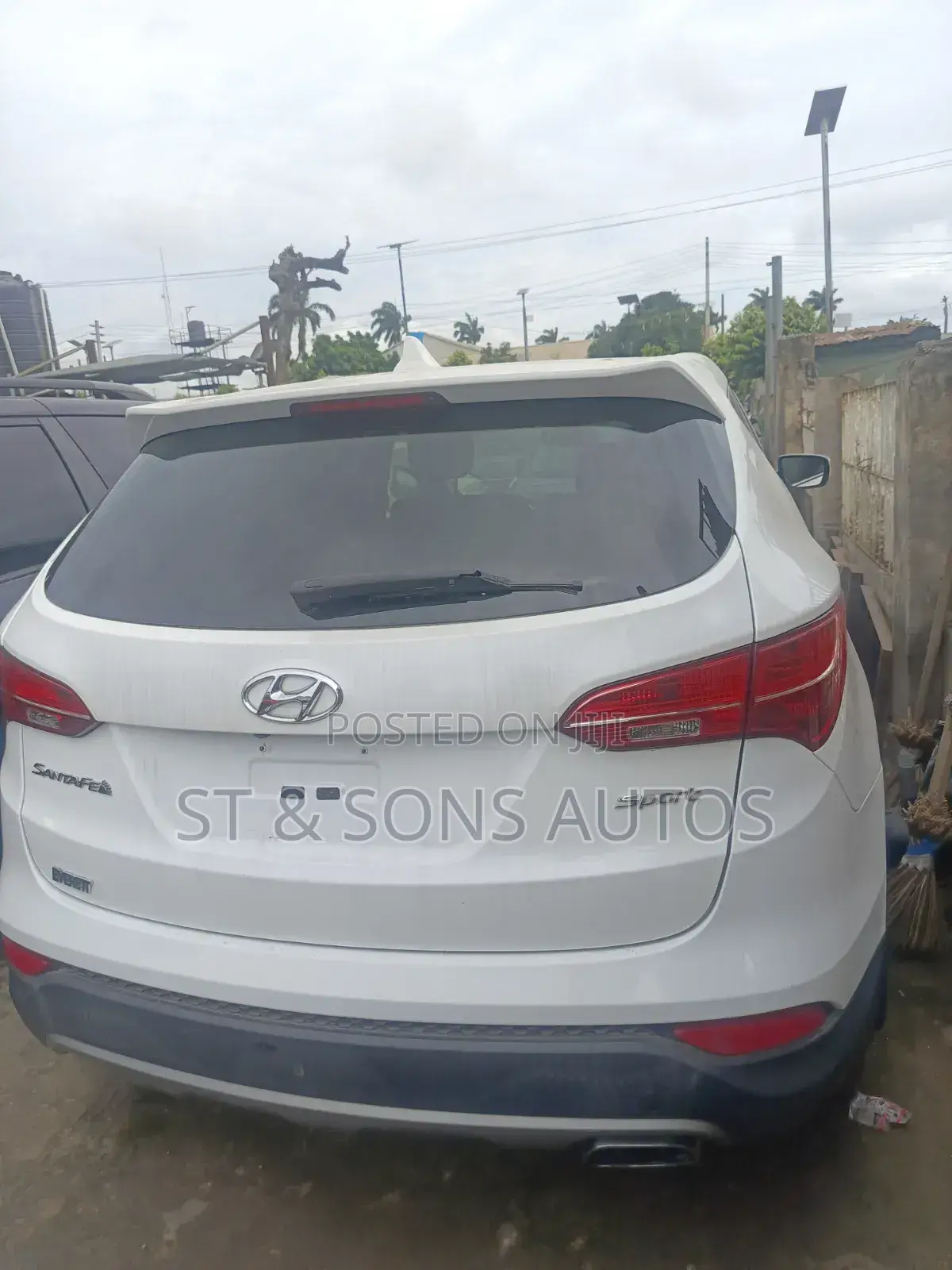 Hyundai Santa Fe 2013 White