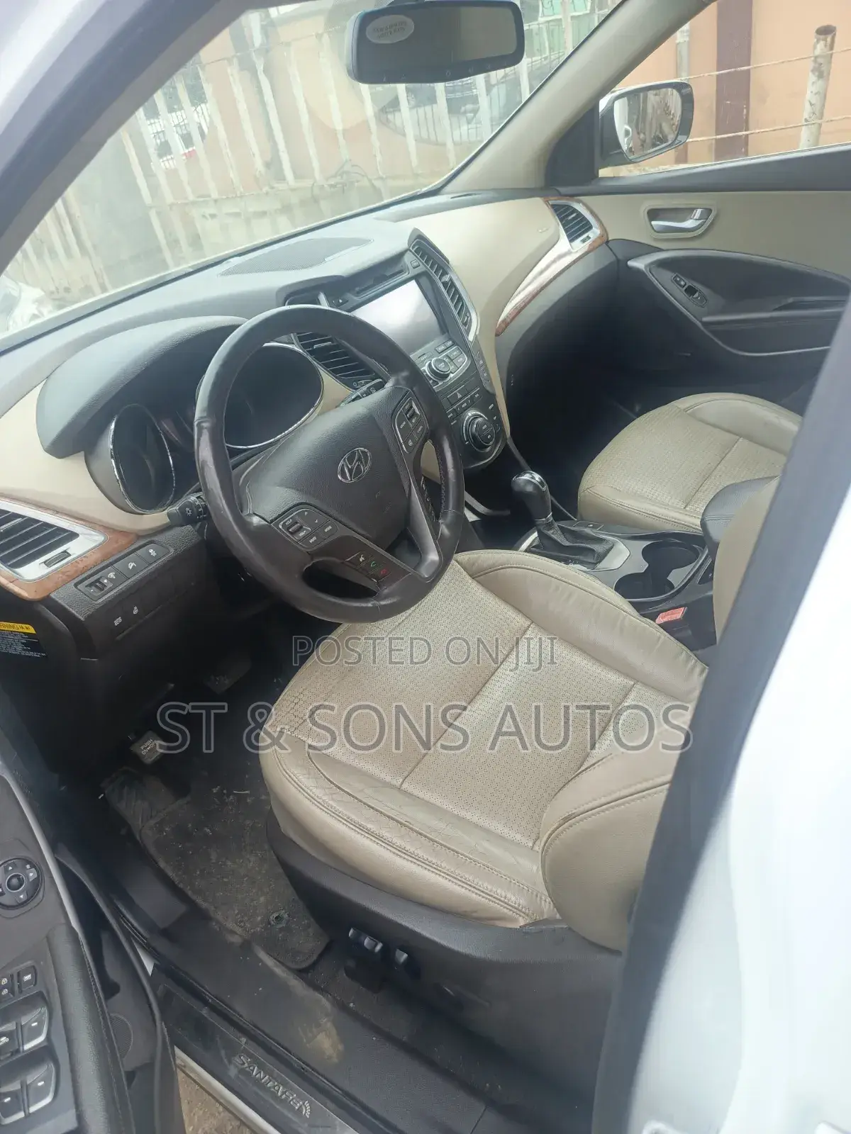 Hyundai Santa Fe 2013 White