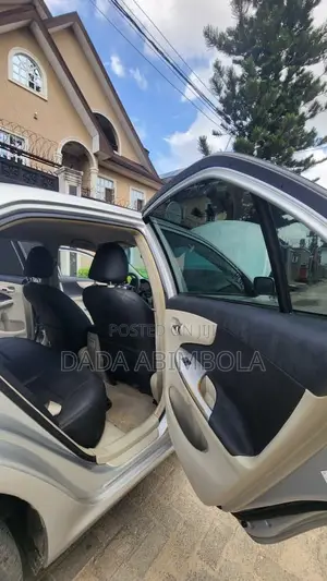 Toyota Corolla 2011 Silver
