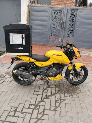 Bajaj Pulsar 220 F 2024 Yellow
