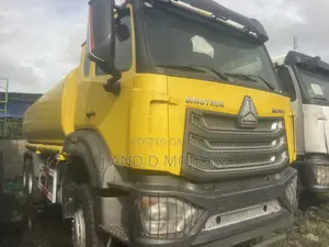 Very Clean and Sharp Howo Dissel Tanker