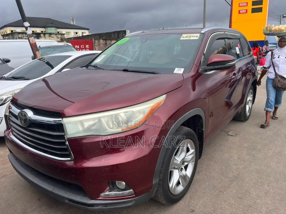 Toyota Highlander 2015 Red